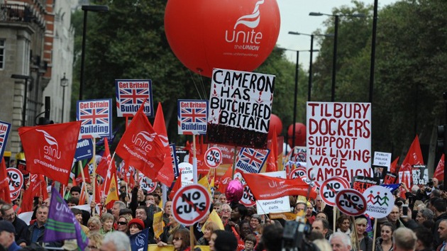 La mayor protesta del año reúne a decenas de miles de personas en Londres
