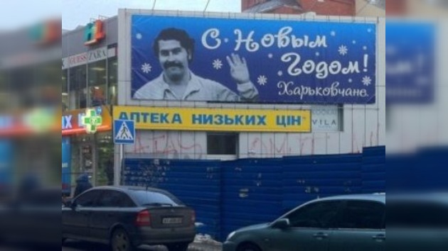 Ucrania: usan la imagen de Pablo Escobar en un anuncio de Año Nuevo 