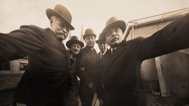 La primera 'selfie' de la historia data de 1920