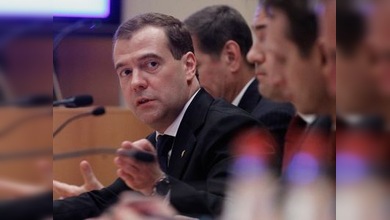Dmitri Medvédev asume la jefatura del gobierno ruso