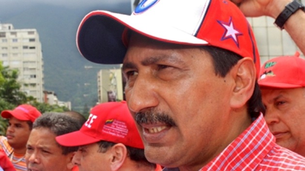 El regreso de Chávez a Venezuela está en manos de los médicos, según uno de sus hermanos