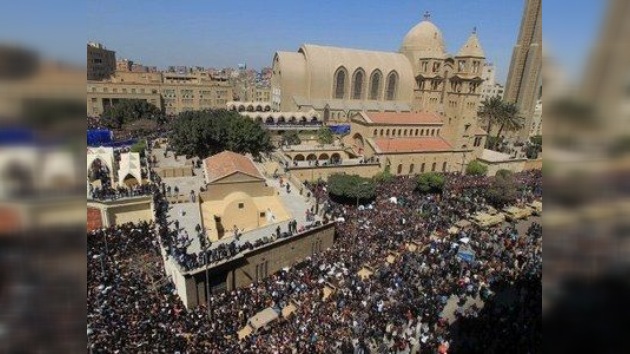 Varios muertos en una estampida en la ceremonia de despedida del Papa copto en Egipto