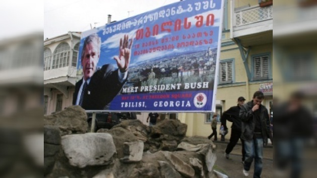 La oposición georgiana demanda quitar el nombre de Bush a una calle