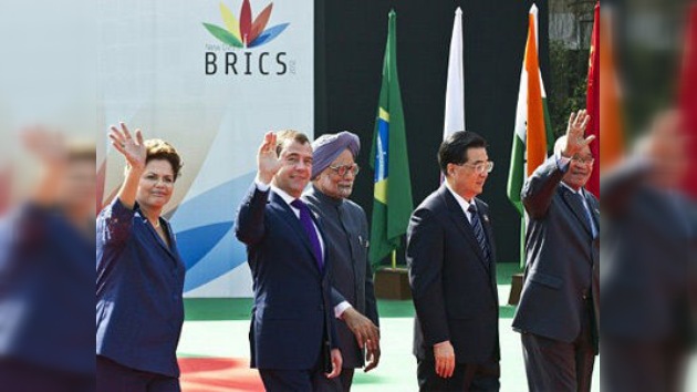 Medvédev: El BRICS cree que es inaceptable la injerencia extranjera en Siria