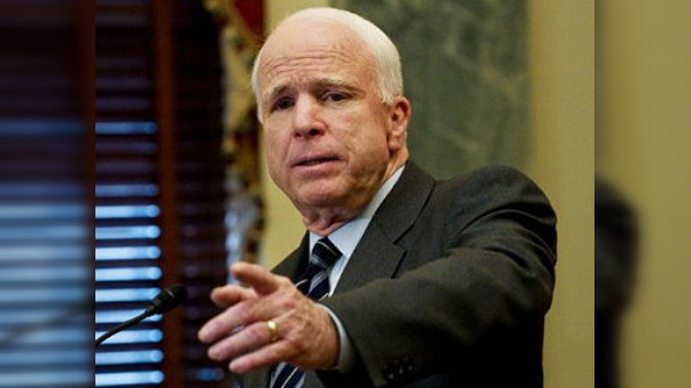Senador McCain: EE. UU. debe encabezar un ataque militar contra Siria 
