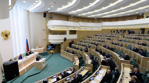 Senadores rusos: "Occidente intenta castigar a Rusia por tener una política independiente"