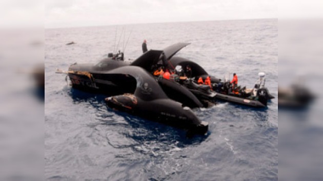 Ecologistas acusan a ballenero japonés de hundir su lancha