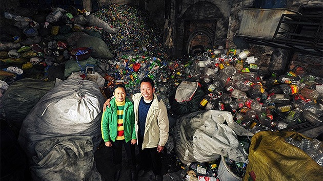 Fotos: Una pareja china recoge plástico diez años para pagar la universidad de sus hijos