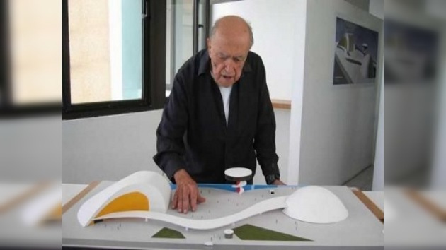 Óscar Niemeyer se encuentra estable y recibirá el alta médica este viernes