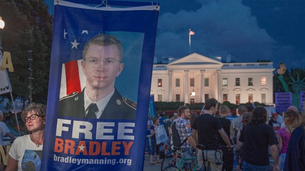 Manning a Obama: "Sé que violé la ley, pero lo hice por amor a mi país"