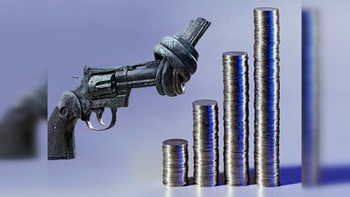 EE. UU. intenta salvar la economía mediante la reducción del gasto militar