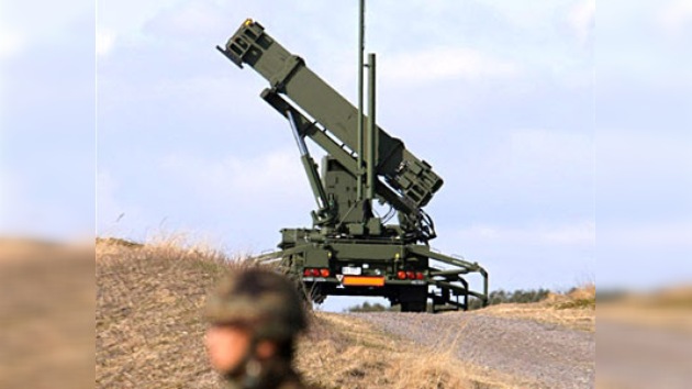 EE.UU. y Polonia firman el acuerdo que permitirá instalar misiles Patriot