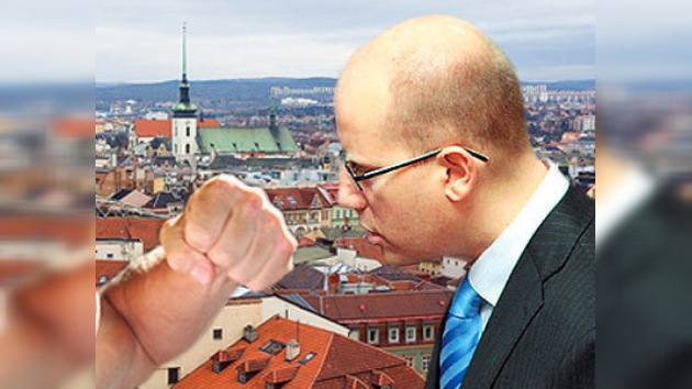Un político checo es agredido en la cara durante un mitin