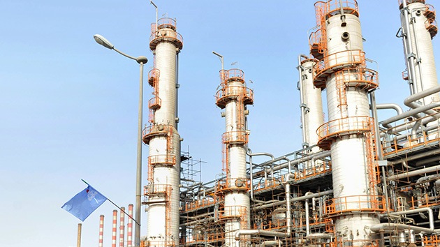 Irán responde a las sanciones de Occidente: Abrirá la mayor refinería del mundo