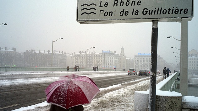 El frío y las epidemias aumentan los índices de mortalidad en Francia