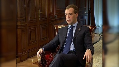 Medvédev: "Rusia sonríe al mundo, pero los otros también deben sonreírnos"