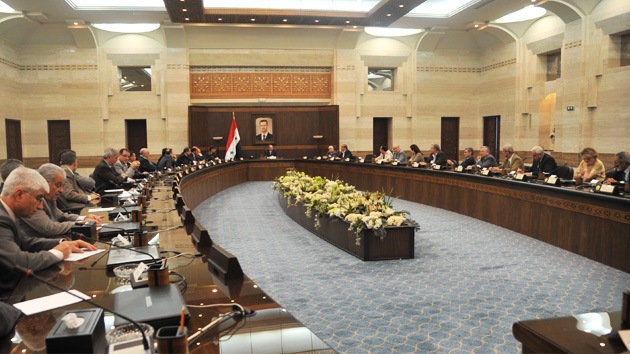 Gobierno sirio convoca al gabinete tras la deserción del primer ministro