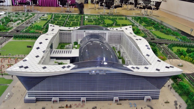 Video, fotos: China construye el edificio más grande del mundo con un Sol artificial