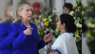Clinton presiona para que la India reduzca las importaciones de petróleo iraní