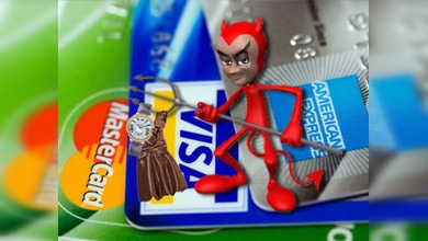 Exorcismo de tarjetas de crédito contra la diabólica adicción a las compras