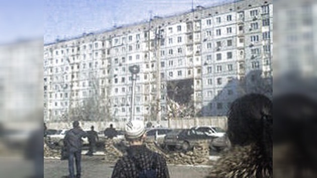 Una fuerte explosión de gas derrumba una casa en la ciudad rusa de Astracán