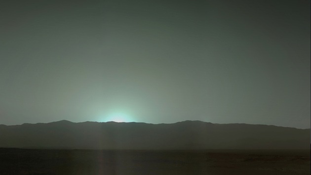 Disfrute de las puestas de sol azules de Marte