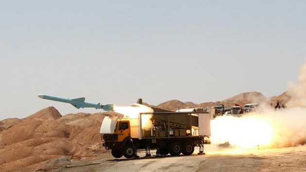 Irán prueba con éxito misiles de corto alcance de producción nacional