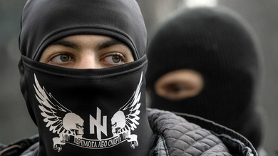 Ultranacionalistas ucranianos disparan contra una cadena humana matando a 10 personas