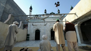 Muertos y heridos en un atentado en una mezquita en Pakistán