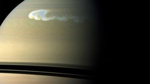 Desvelan el misterio de la Gran Mancha Blanca de Saturno