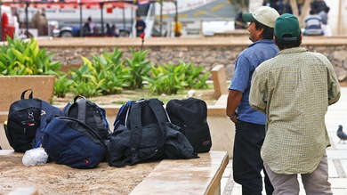 Salida masiva de inmigrantes 'golpearía duramente a la economía' de EE. UU.