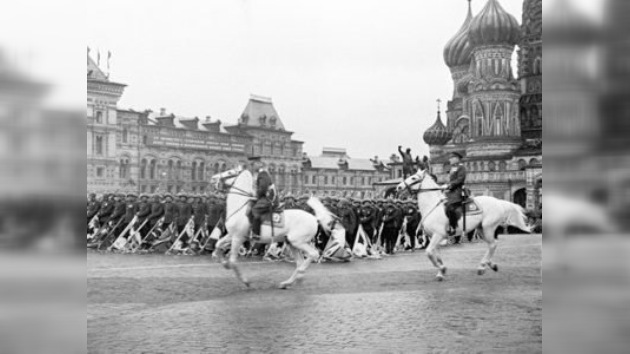 El primer desfile militar de la Victoria en 1945