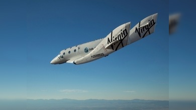 Se realiza el primer vuelo pilotado de la nave suborbital turística
