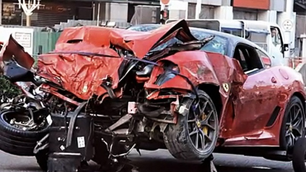 VIDEO: Impactante y fatal choque de un Ferrari