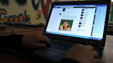 Tener una 'novia' en Facebook está al alcance de cualquiera