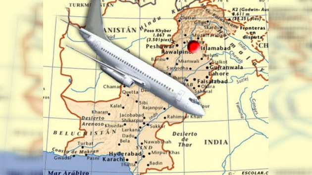 Vídeo: Un avión con 127 personas a bordo se estrella en Pakistán