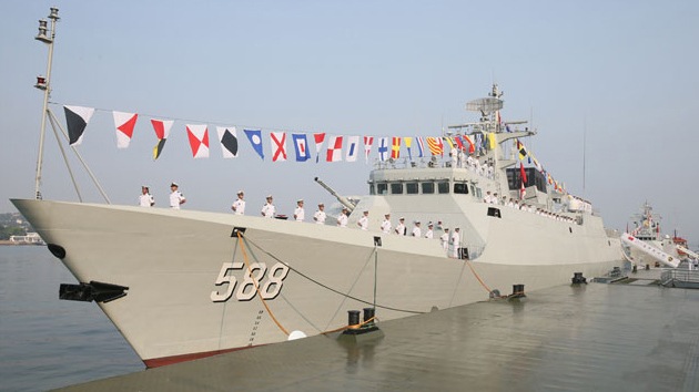 China suelta un 'tigre del mar', la Quanzhou, la primera fragata de cuarta generación