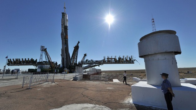 La nave espacial Soyuz despega hacia la EEI con tres tripulantes a bordo