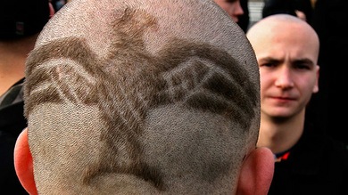 Doscientos neonazis festejan el aniversario de Hitler en una localidad francesa