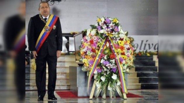 En homenaje a Simón Bolívar, Chávez pide redoblar 'fuerza moral' contra agresión de EE.UU.