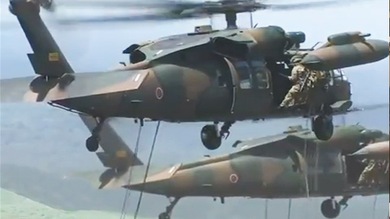 Video: El Japón 'pacifista' muestra su Ejército al mundo