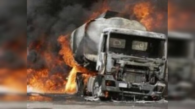 Incendian camiones de la OTAN en Kabul en protesta por muertes de civiles