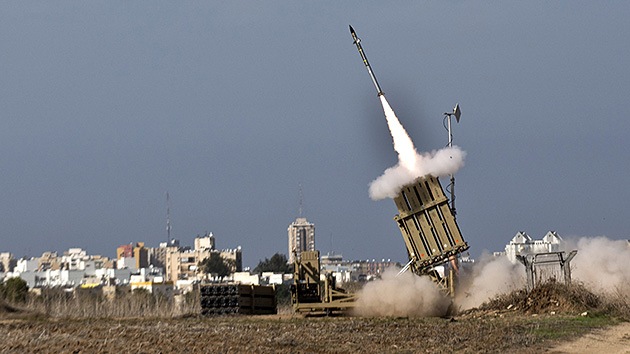 Israel trabaja sin pausa fabricando misiles interceptores para su 'Cúpula de Hierro'