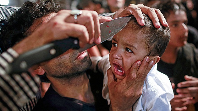 Fuertes imágenes: Niños ensangrentados en la fiesta chií de la Ashura