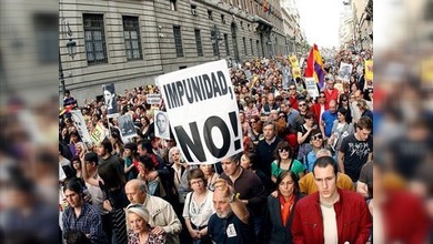 Miles de personas salen a la calle en España para apoyar al juez Garzón