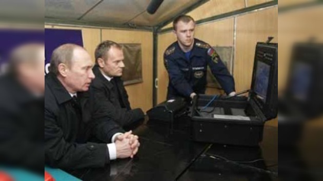 Vladímir Putin recorre el lugar de la tragedia