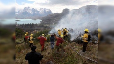 Chile se sacude las llamas mientras busca culpables