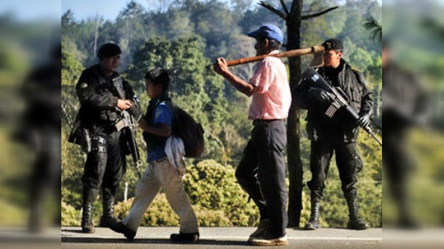 Presidente guatemalteco pide a México dar visas temporales a migrantes