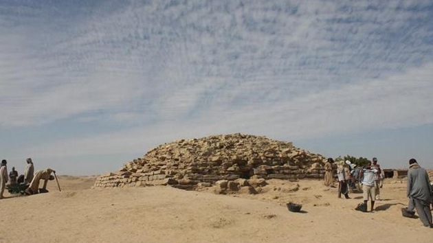 Descubren en Egipto una pirámide más antigua que las siete maravillas del mundo