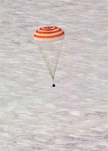 El aterrizaje de los tripulantes de la Soyuz TMA M